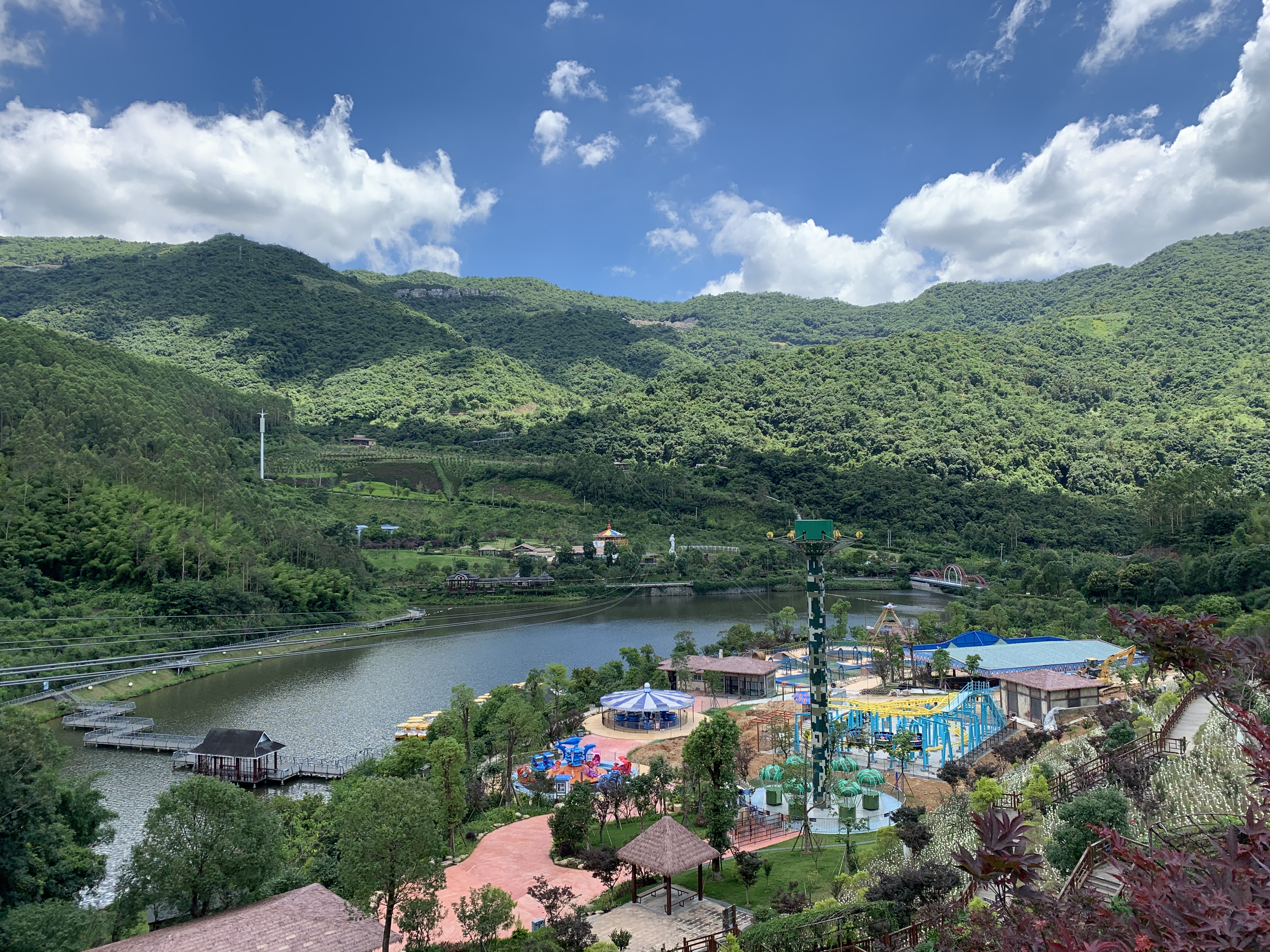 十里蓝山景区,位于福建省漳州市长泰区