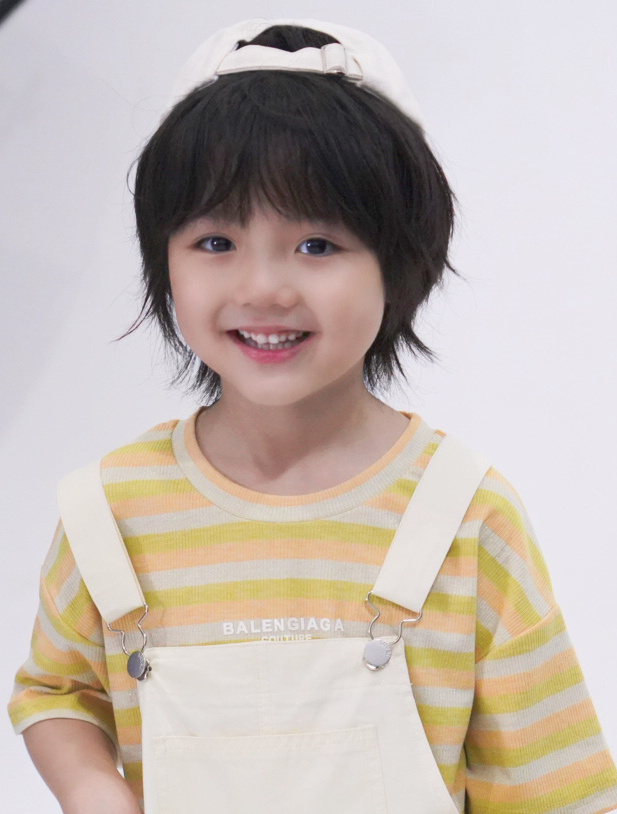 ="sd7s53ymfydh">孙思程,2016年6月11日出生于北京市,中国内地男演员