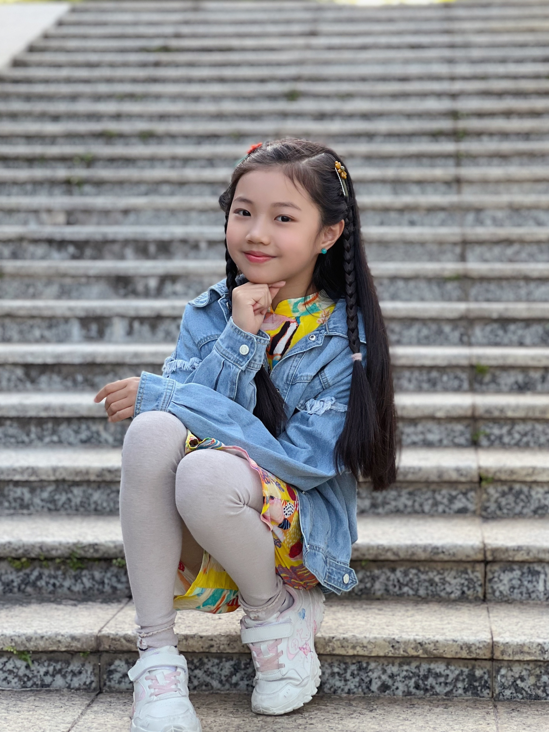 lcn2du6">孙歌, 女,2011年6月1日出生于中国香港,童星,中国内地女歌手