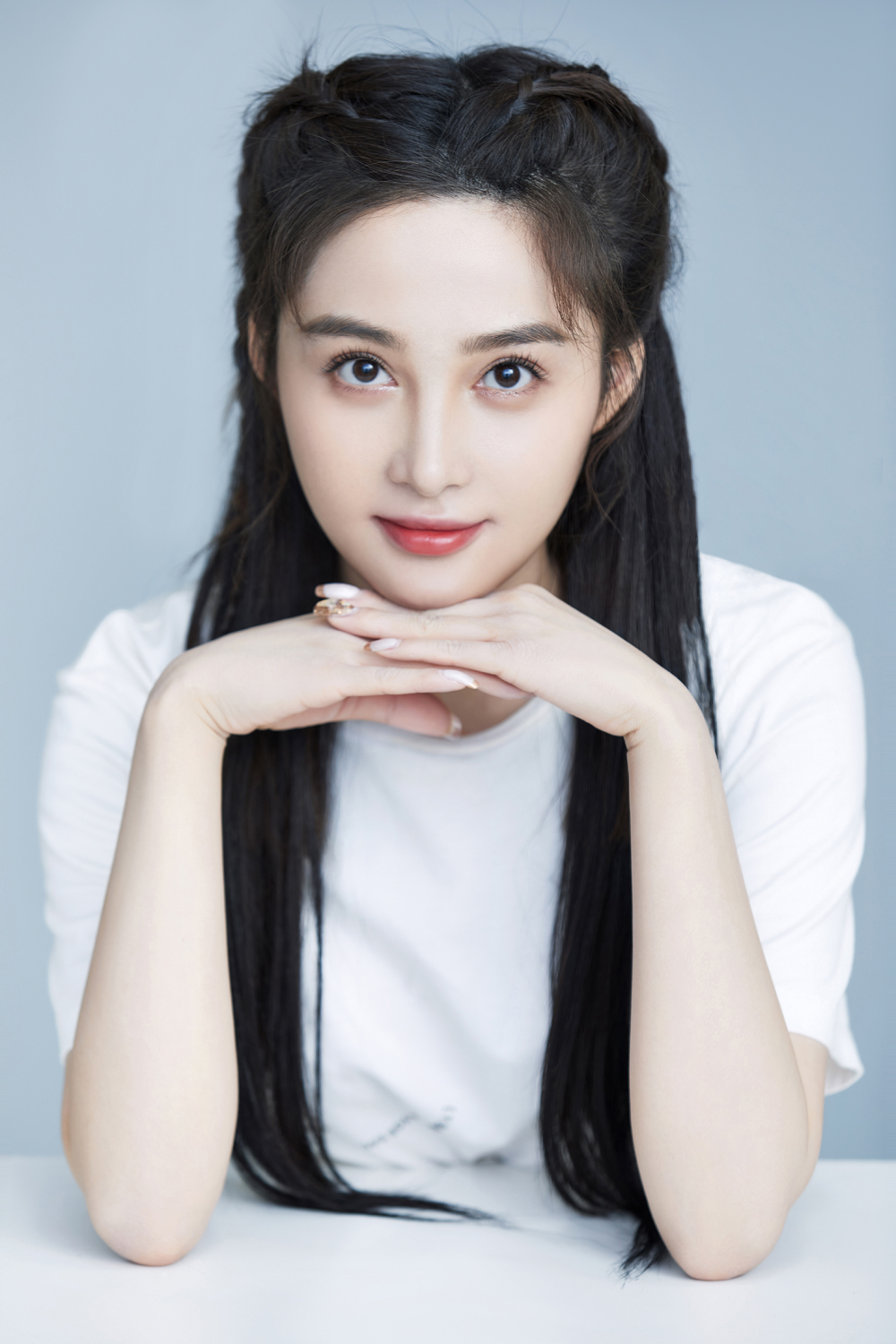  p>孙嘉璐,1996年9月19日出生于山东省烟台市,中国内地女演员,毕业于 