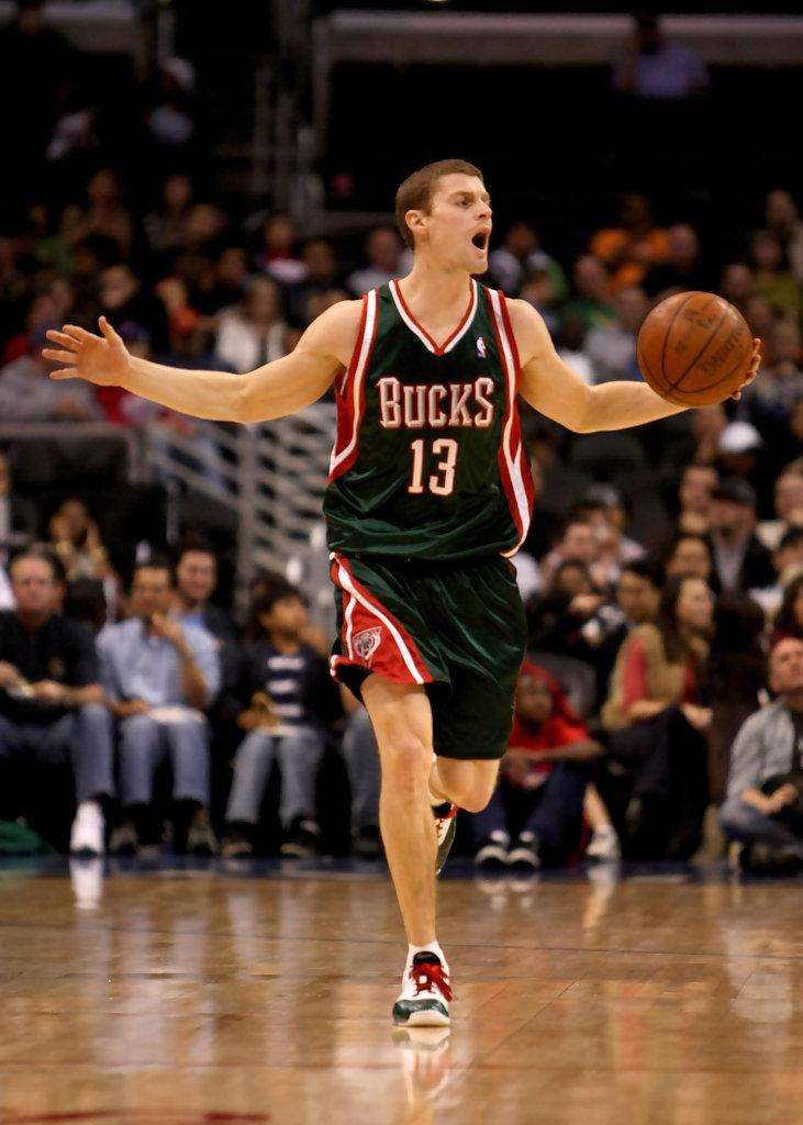  p>卢克·里德诺(luke ridnour),1981年2月13日出生于 a href="#"