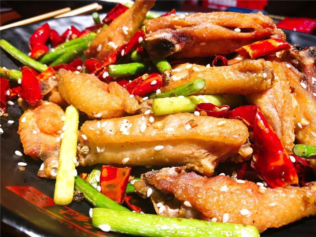 有整鸡翅,青椒,麻花, a target="_blank" href="/item/干辣椒/621447"