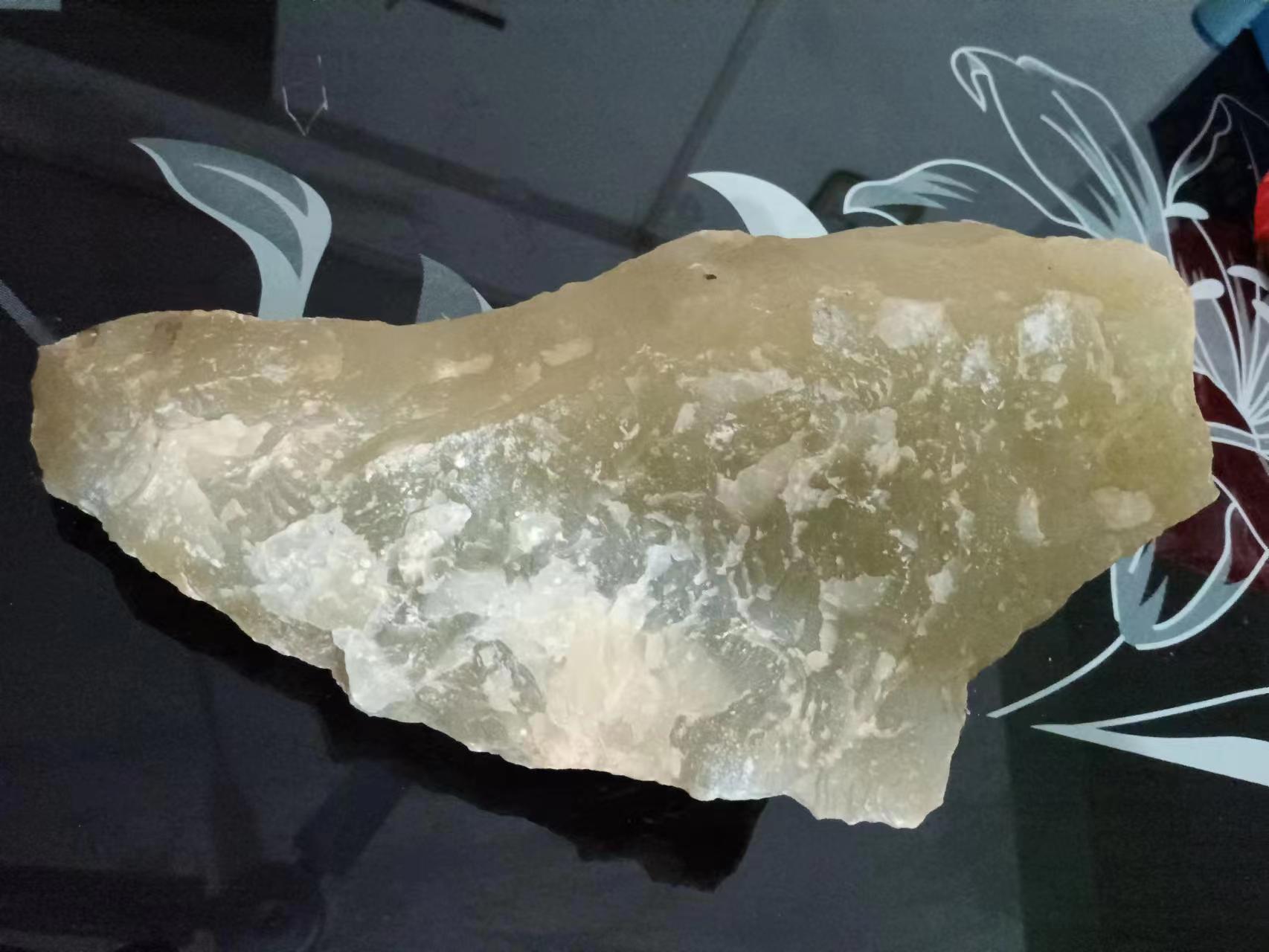  p data-id="gnwgqab39k">玉原石是指没有经过加工雕琢的玉石,具有较