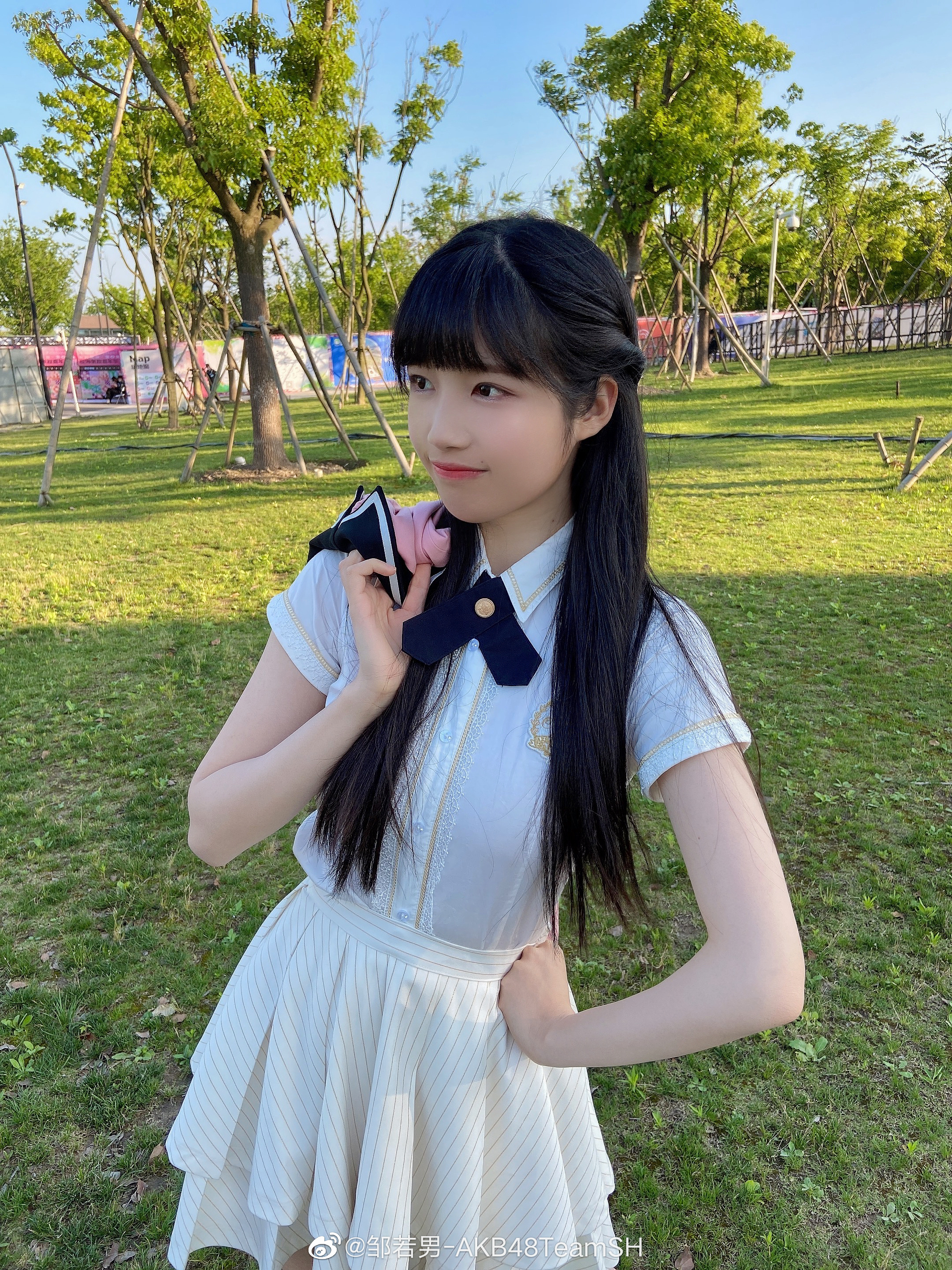  p>邹若男,1998年4月23日出生于江苏省南京市,中