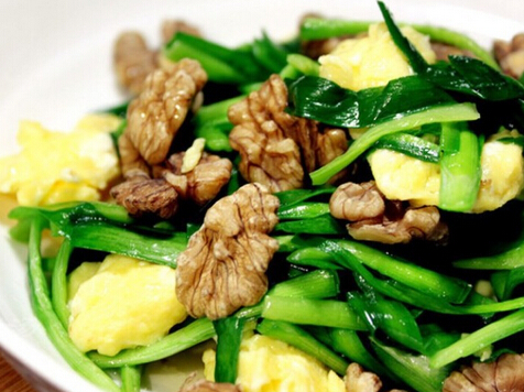 韭菜炒核桃仁