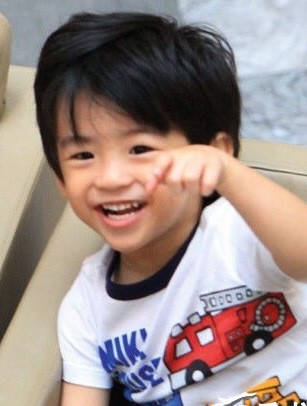  p>谢振轩(lucas tse)是一名童星,是 a href="#" data-lemmaid="