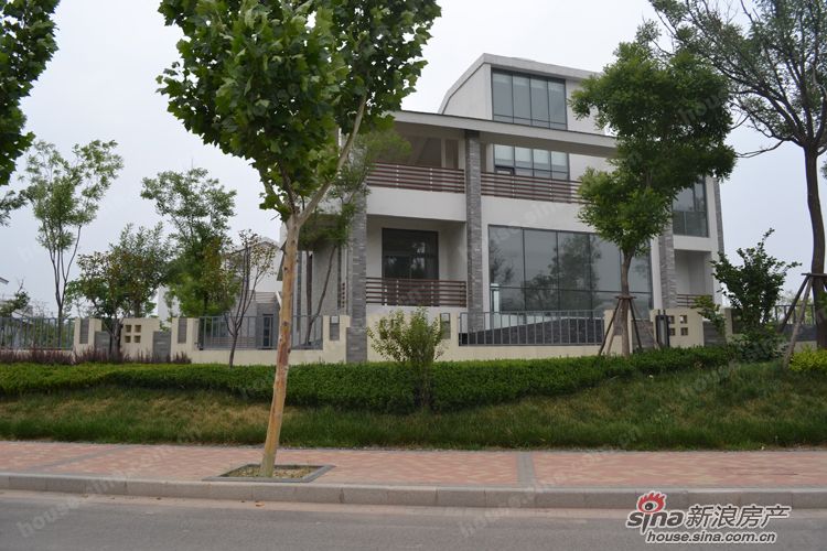  p data-id="gnbwbzzcdj">鸿嘉星城位于淄博市高新区桓台新区,项目