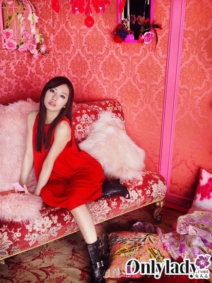  p>蜷川实花( i>ninagawa mika /i>),1972年10月18日出生于日本,女性