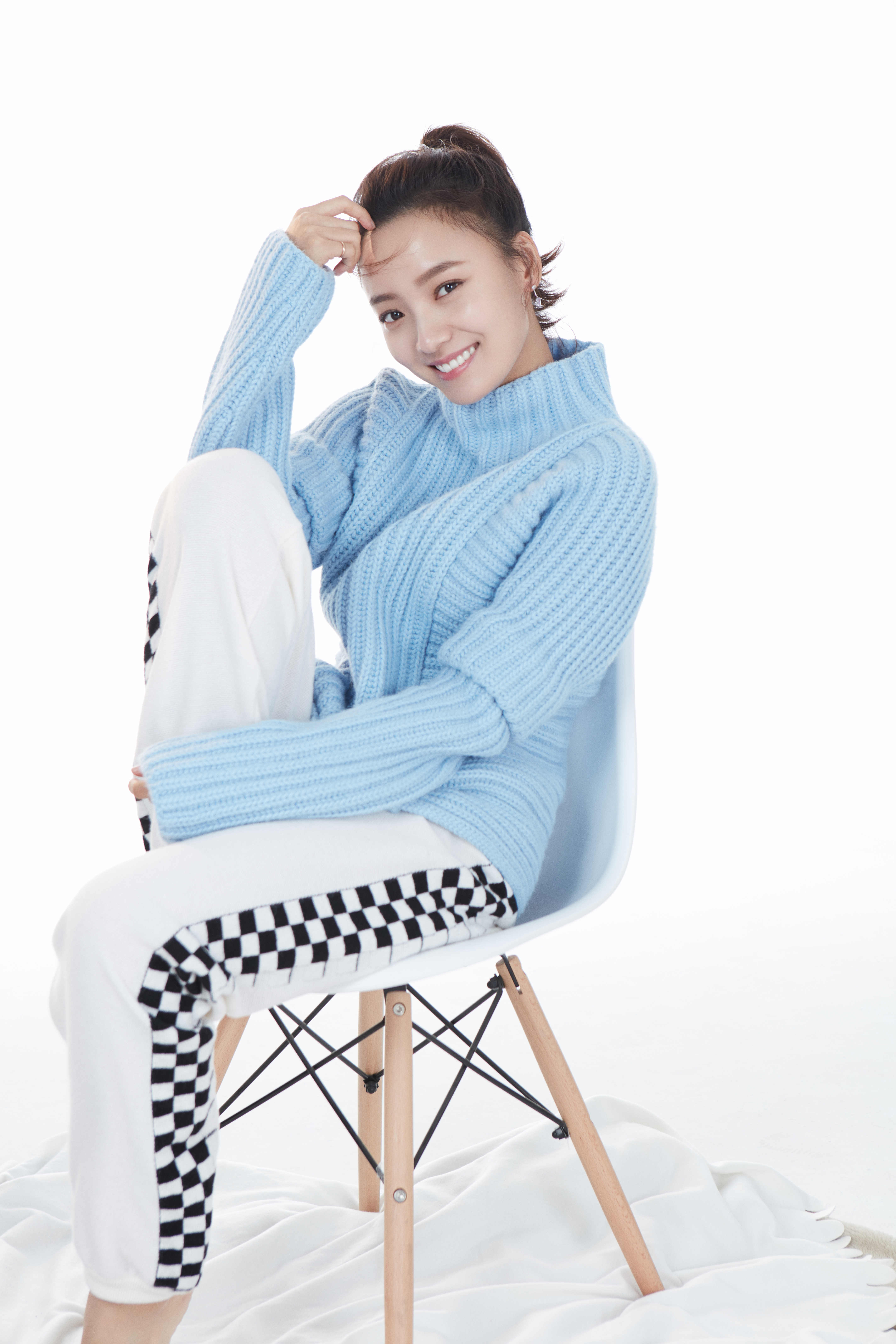  p>林源,原名林园,3月15日出生于北京,中国内地女演员,毕业于 a