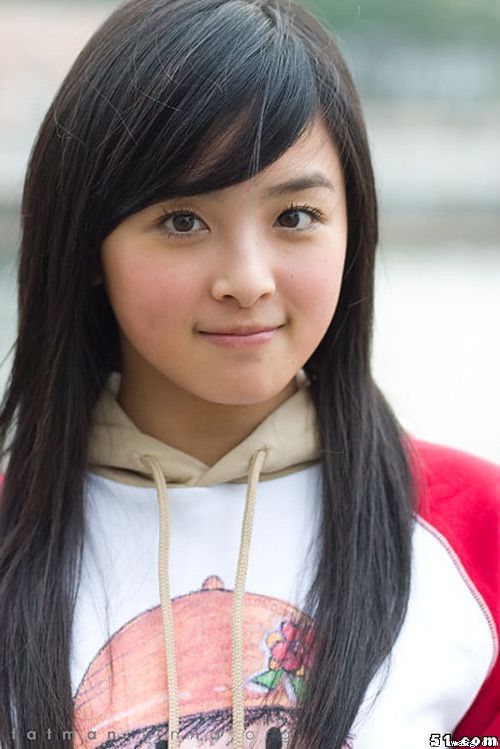  p>张含韵,1989年4月9日出生于四川省德阳市旌阳区,中国内地流行乐女