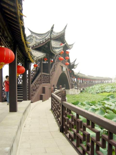 d">长寿桥位于山东泰安市 a target="_blank" href="/item/泰山/5447"