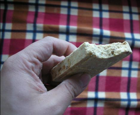 军用 /a>应急食品,因为其在2009年年末通过试验,因此得名09式压缩干粮