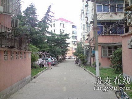  p>曹杨五村,分梅岭园,南岭园,梅花园,金岭园,南杨园,芙蓉园,杏梅园.
