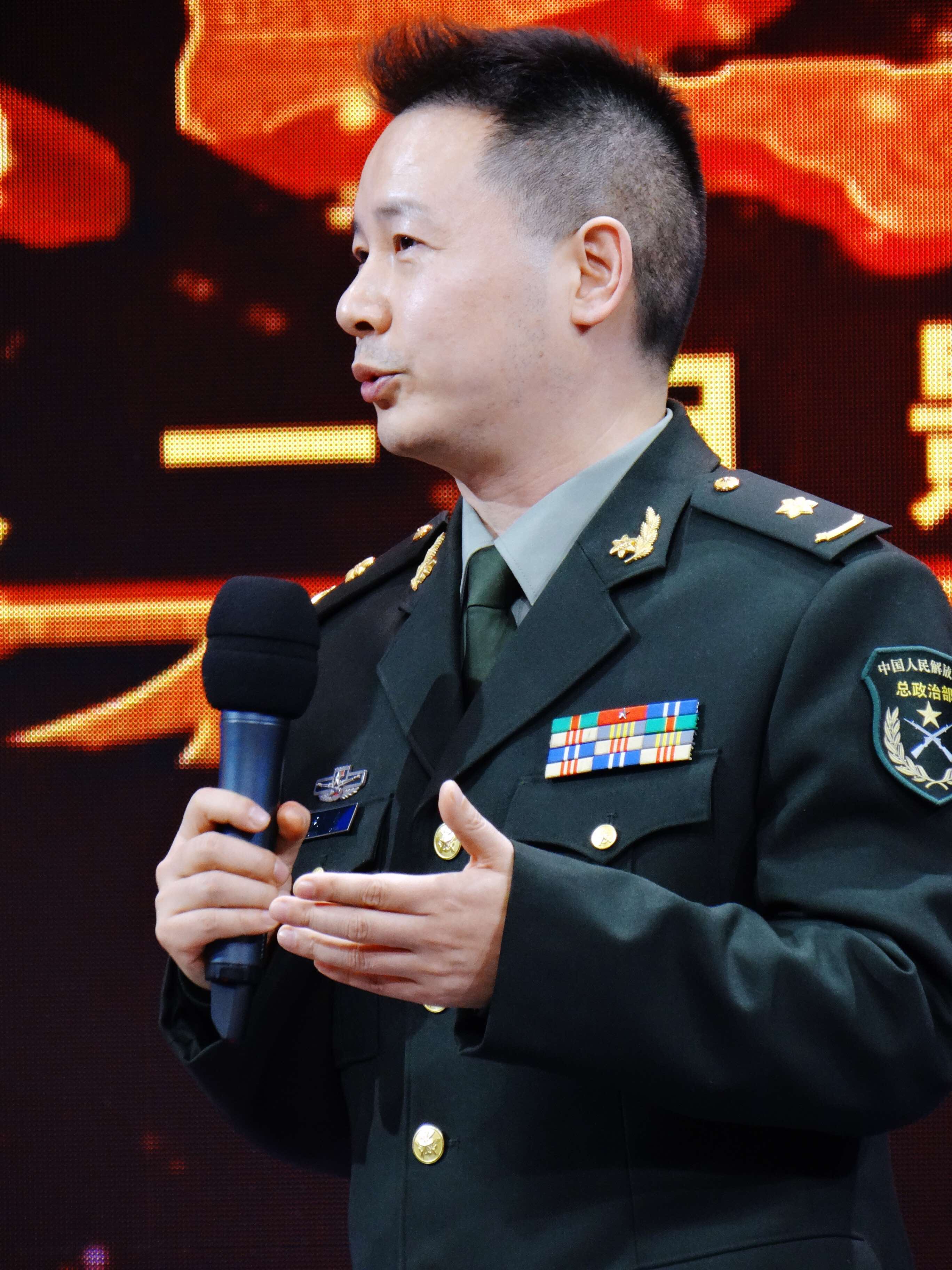  p data-id="go00fhv7gd">沈东,国家一级导演