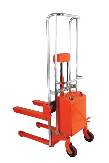 >电动液压堆高车 /a>以电动机为动力,蓄电池为能源的一种工业搬运车辆