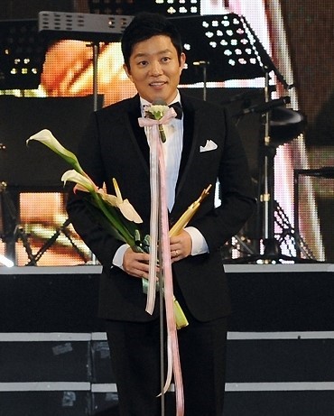  p>李凡秀 i>(         ,lee bumsoo) /i>,1970年1月3日出生于韩国忠