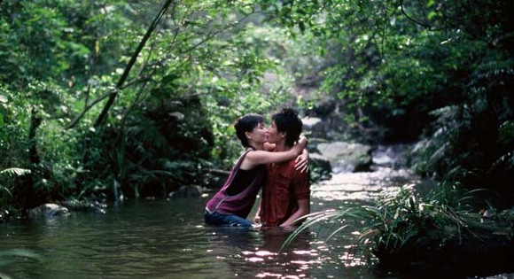  p>《龙威父子》是 2004年5月8日上映的一部动作电影,本片由导演 a