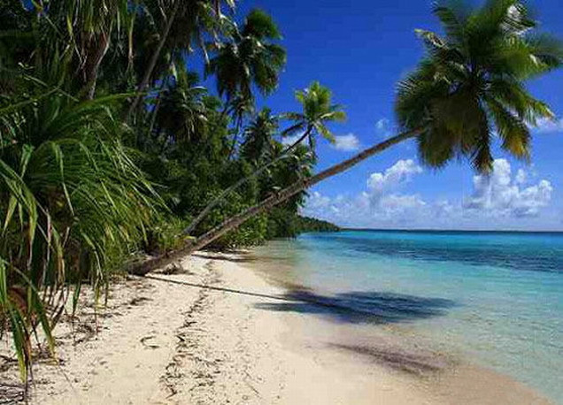  p>加罗林群岛:西太平洋岛群,位于北纬1°～10°,东经137°29'