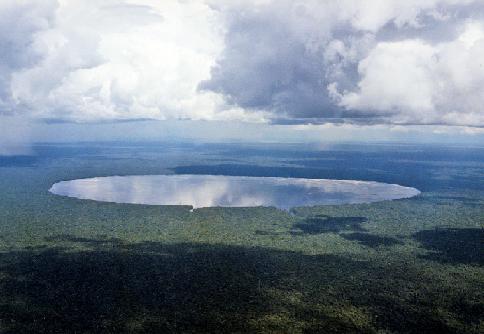  p>泰莱湖位于赤道非洲的刚果(布) a href="#">西部 /a>,在刚果(布)和