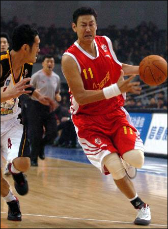  p>李楠,男,1974年9月25日出生,辽宁大连人,前中国篮球运动员,司职 a