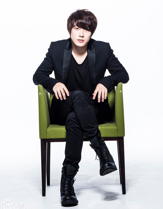  p>崔珉焕(         ),1992年11月11日出生于韩国,韩国流行乐男歌手, 