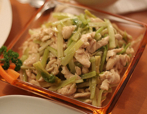 西芹炒鸡柳