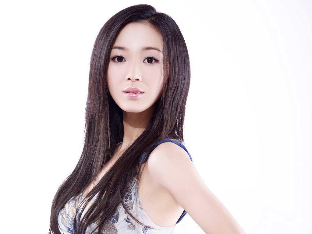 4月3日出生于中国浙江省,中国大陆影视女演员,毕业于上海谢晋恒通明星