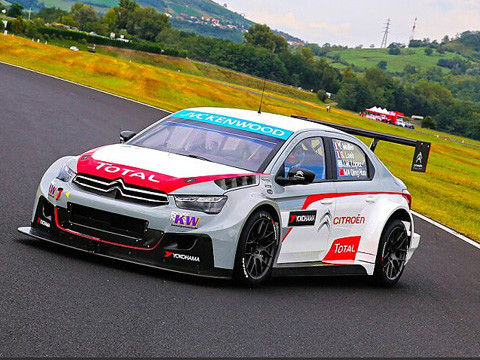  /a>wtcc赛车是以2013年刚刚上市的全新爱丽舍量产版为原型改装而成
