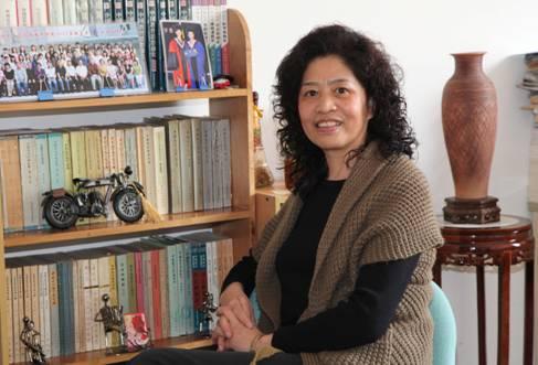  p>杨晓,女 ,1953年出生,祖籍江西萍乡,教育学博