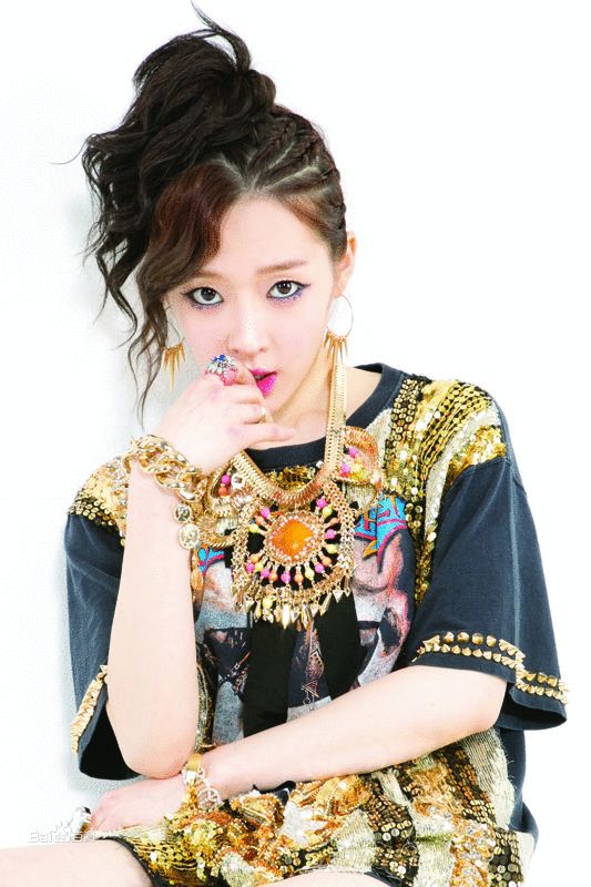  p>李雅琳(         ,lee areum),1994年4月19日出生于韩国首尔,韩国