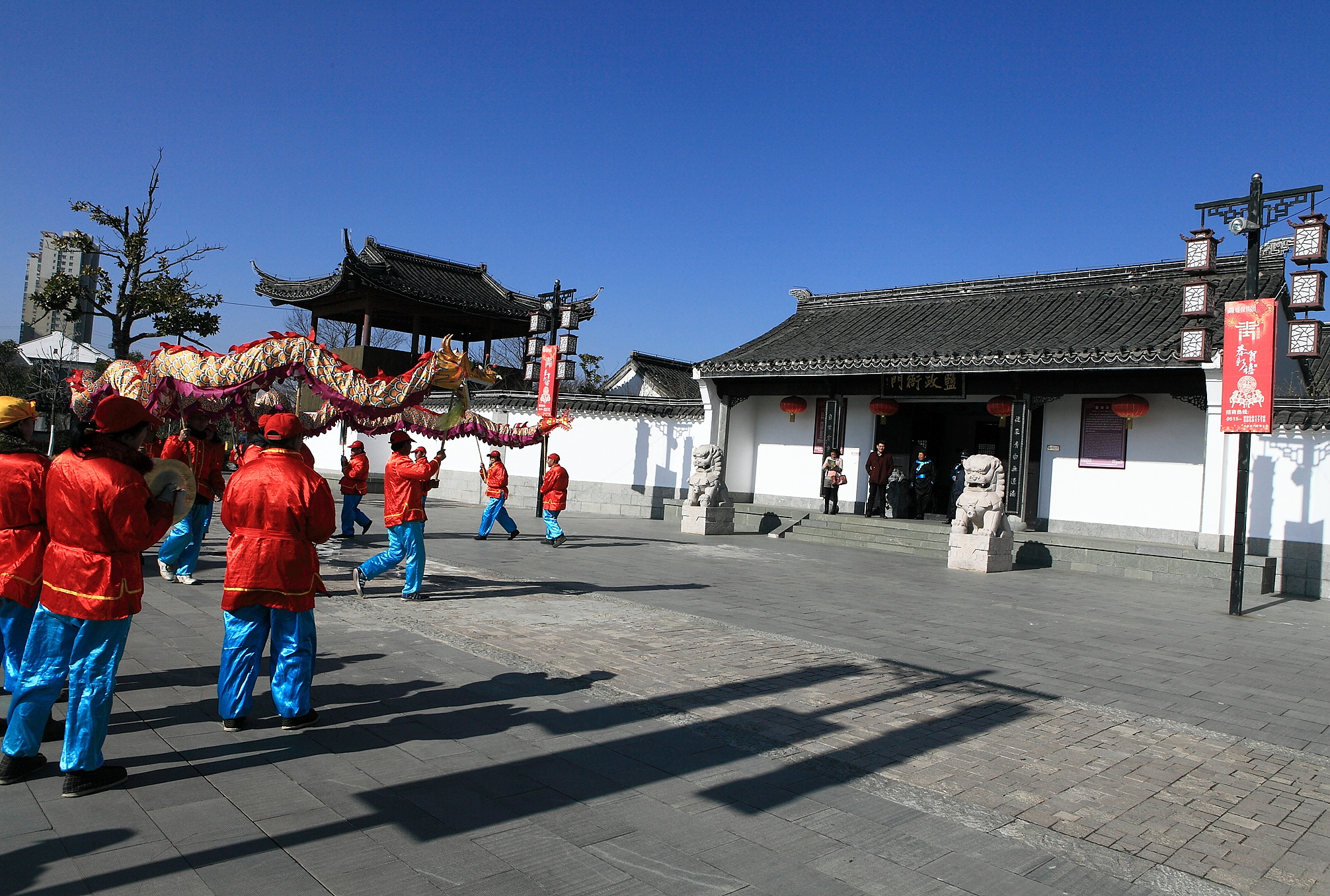  p>盐镇水街是盐城市海盐历史文化风貌区的重要组成部分,位于 a href=