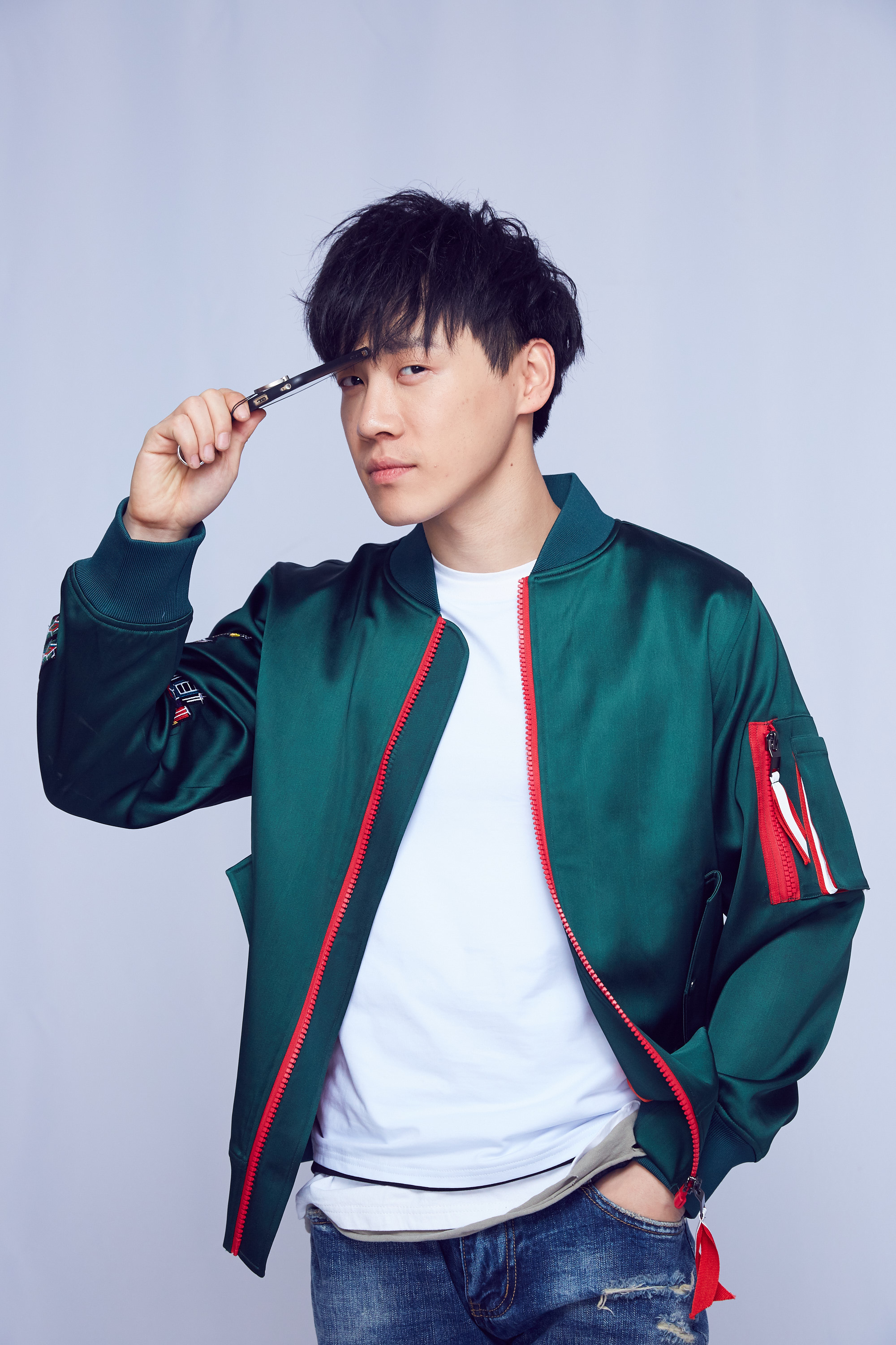  p data-id="gnwp4vgb3p">昌隆,1990年3月24日出生,中国内地男演员