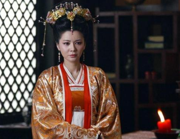 10岁入宫为侍女，16岁被皇帝临幸，23岁晋封贵妃，30岁惨遭斩杀_百科TA说