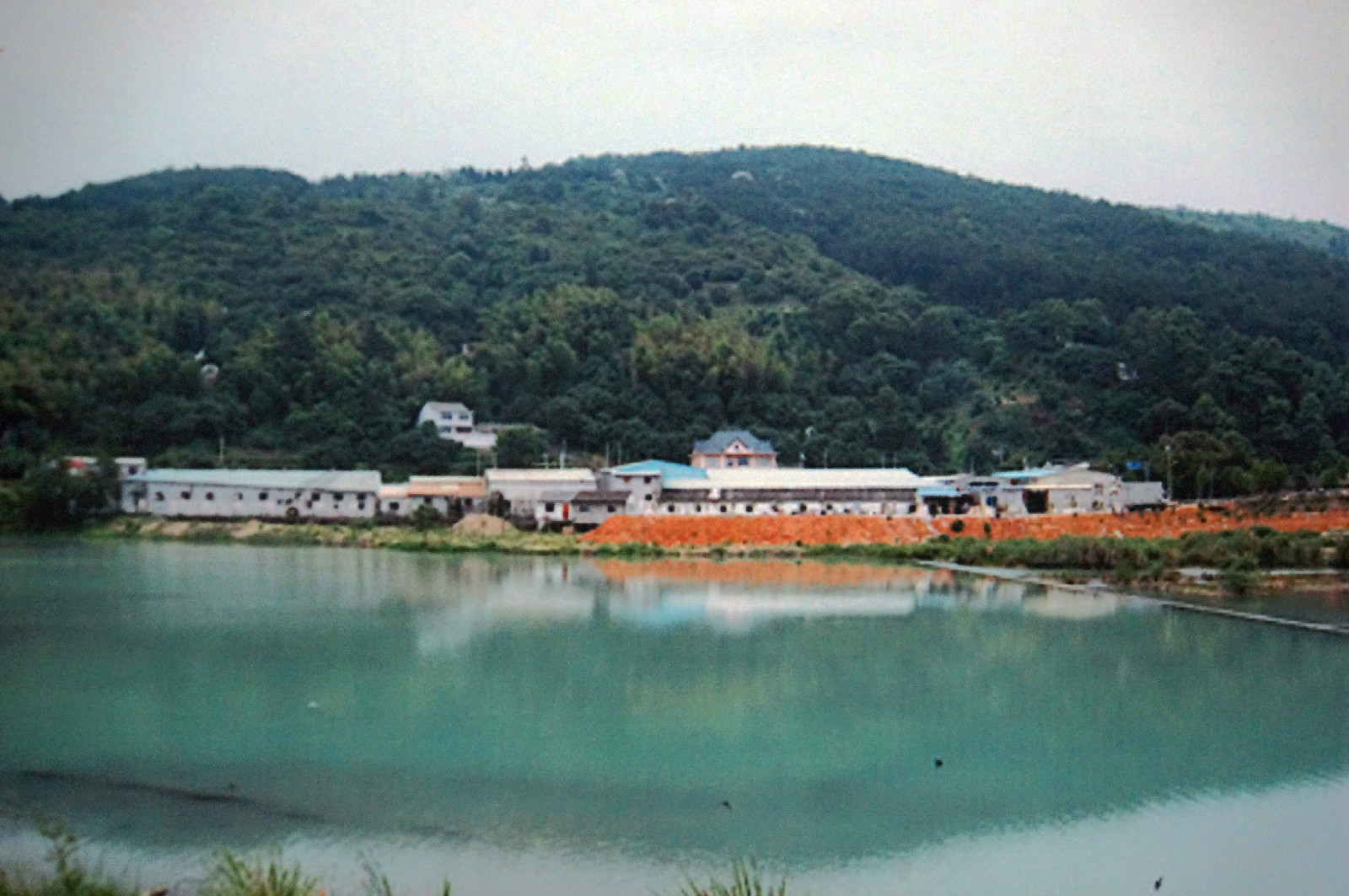 黄金溪位于浙江省温州市 a target="_blank" href="/item/乐清市芙蓉