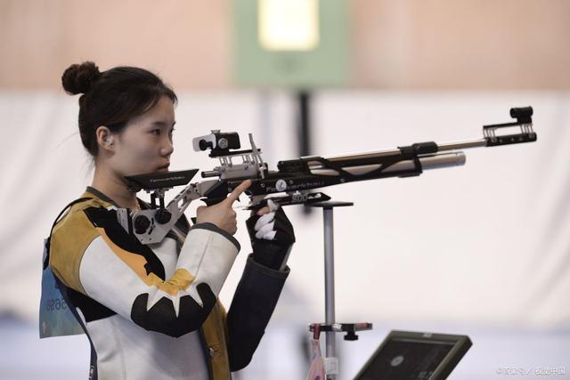 赵若竹,1998年出生于山西省临汾市尧都区,中国射击运动员