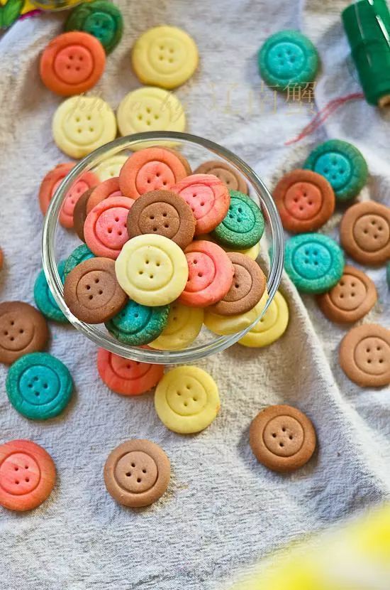 彩色纽扣饼干