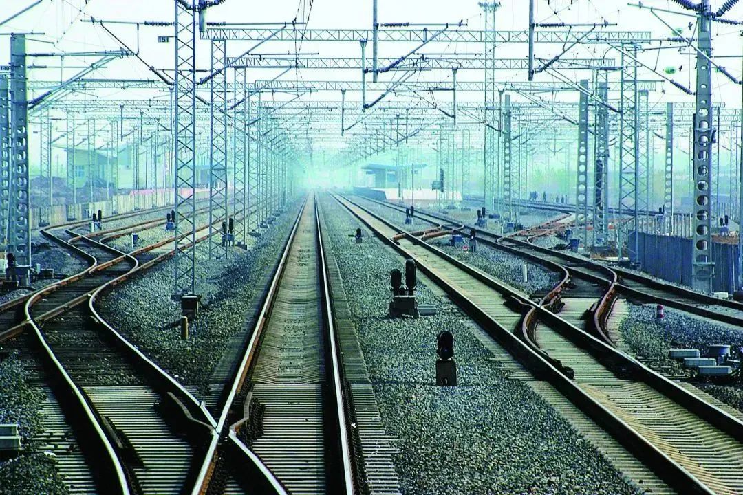 (qingdao-jinan high-speed railway),即胶济铁路四线,简称胶济客专