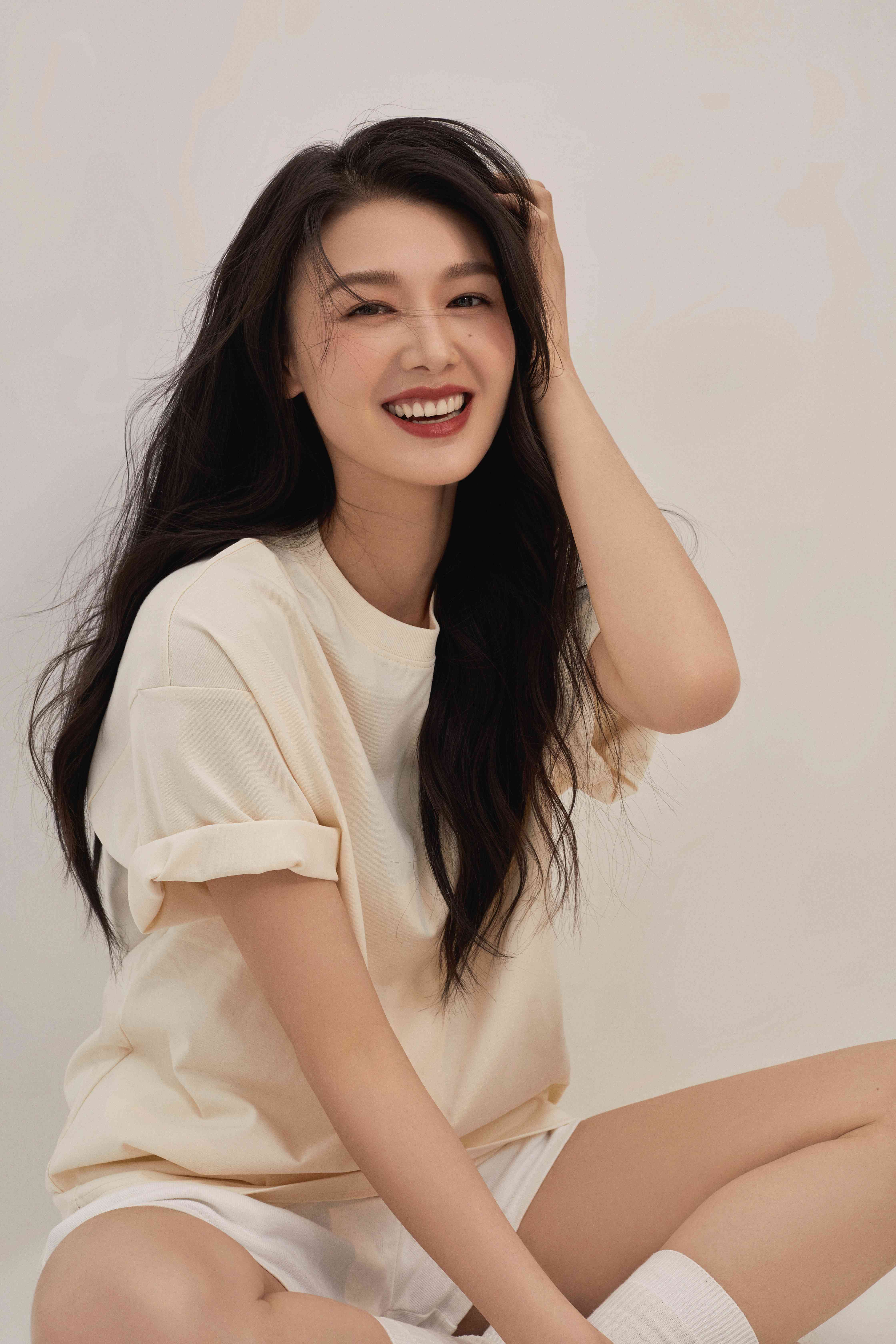  p data-id="gnbjq0qg2g">余冰慧,女,中国内地