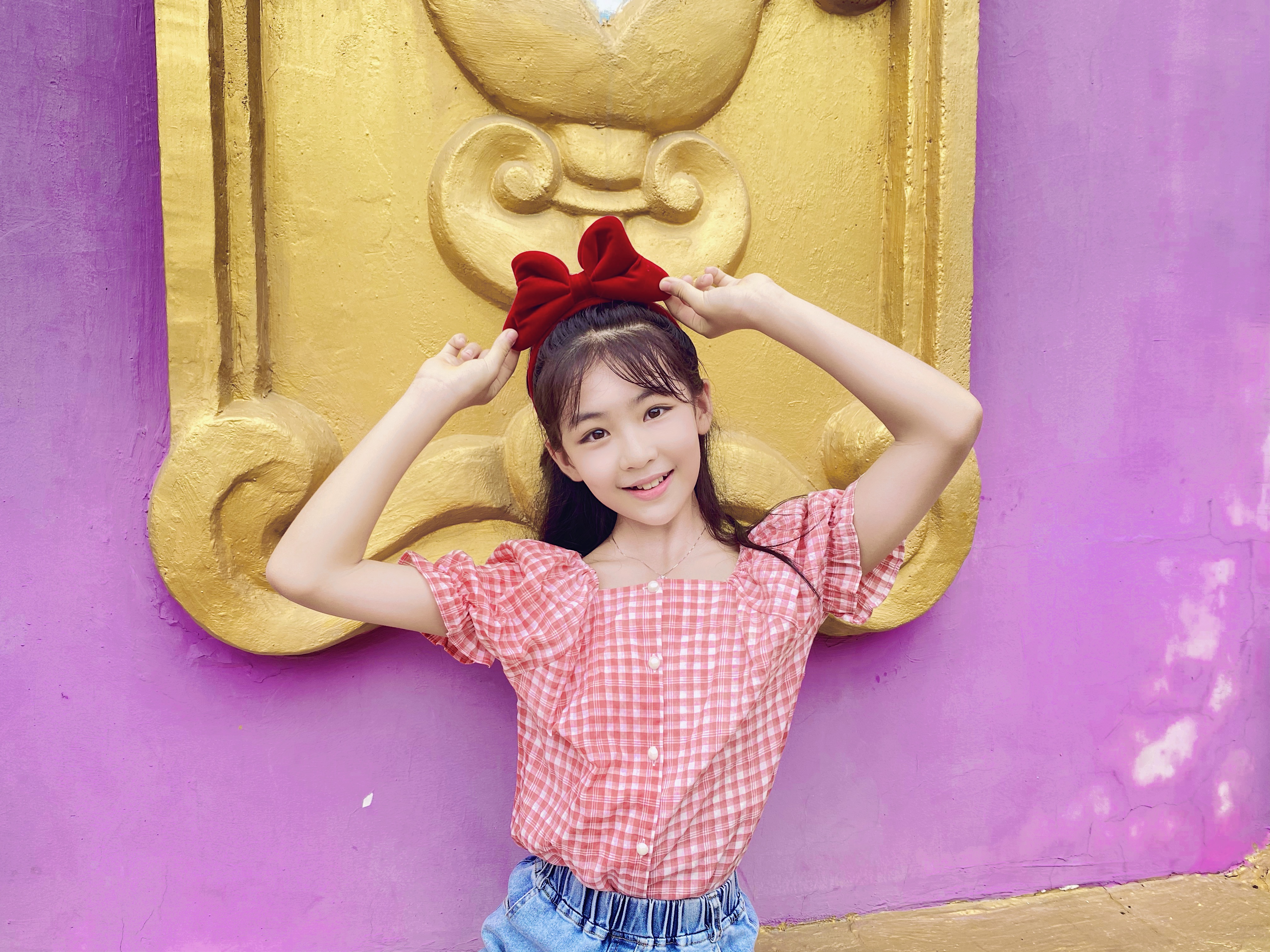 李熙媛,2009年12月17日出生于辽宁省沈阳市,中国内地女演员