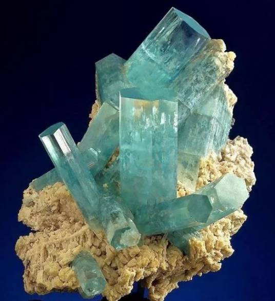 Beryl（绿柱石矿物）_百度百科