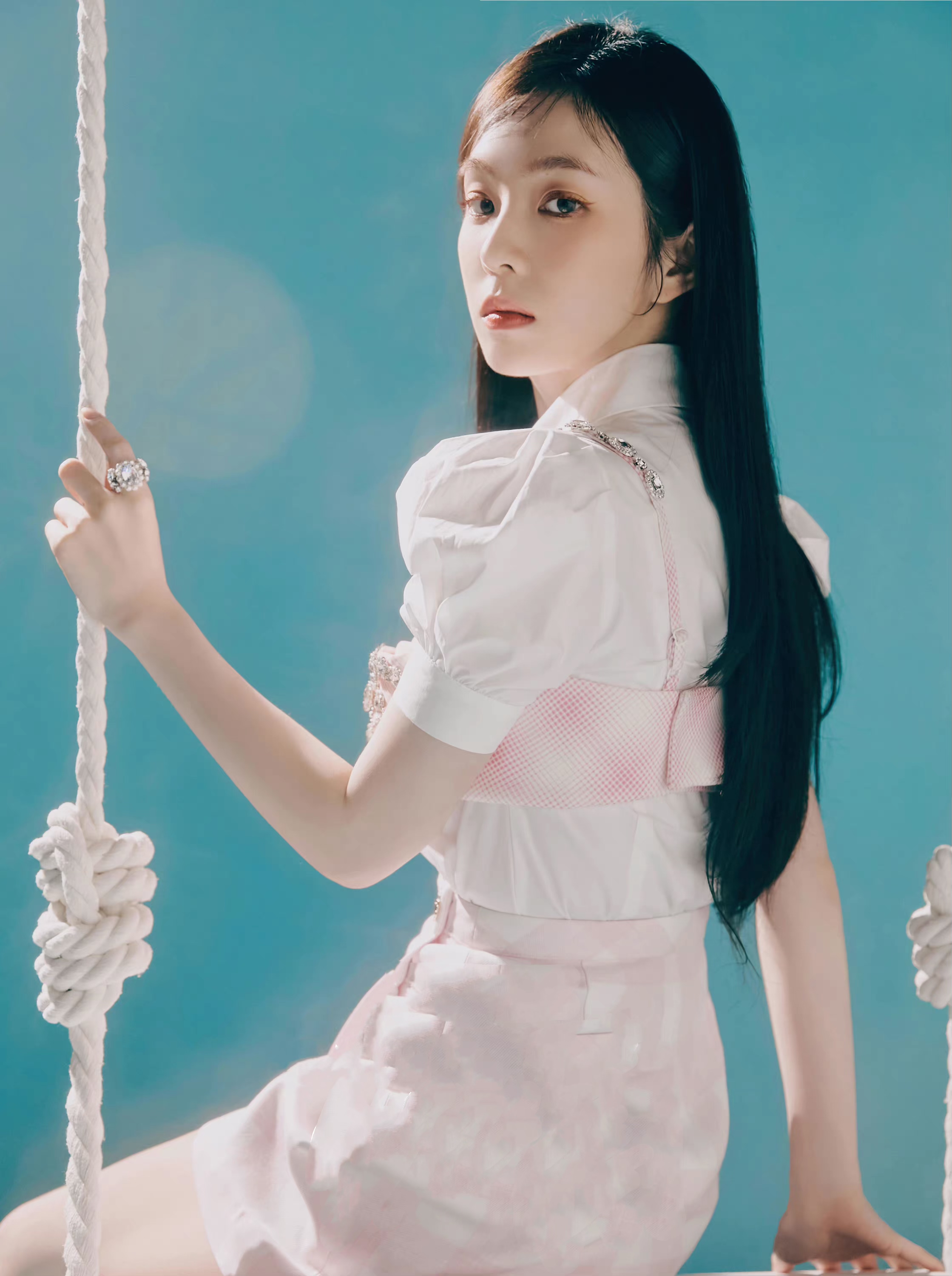 ,1991年3月29日出生于韩国大邱市,韩国流行乐女歌手