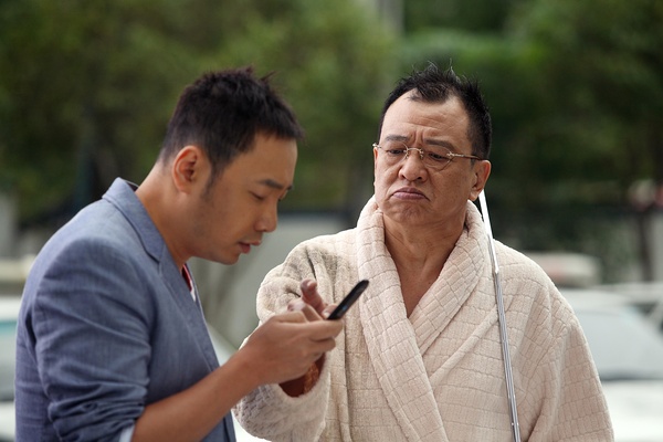 《搞定岳父大人》是由 a target="_blank" href="/item/徐峥/2966629"