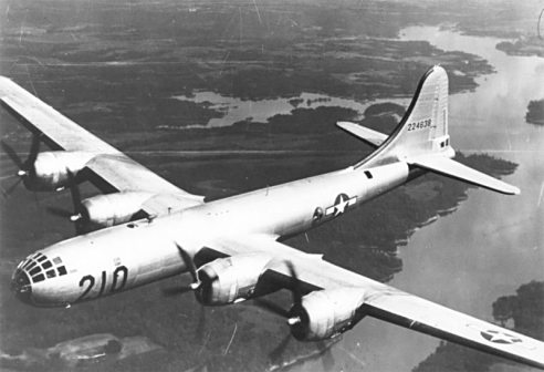 <p>美国空军装备的战略轰炸机：B-29