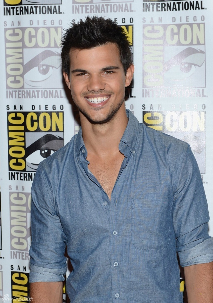  p>泰勒·洛特纳(taylor lautner),1992年2月11日出生于美国密歇根州