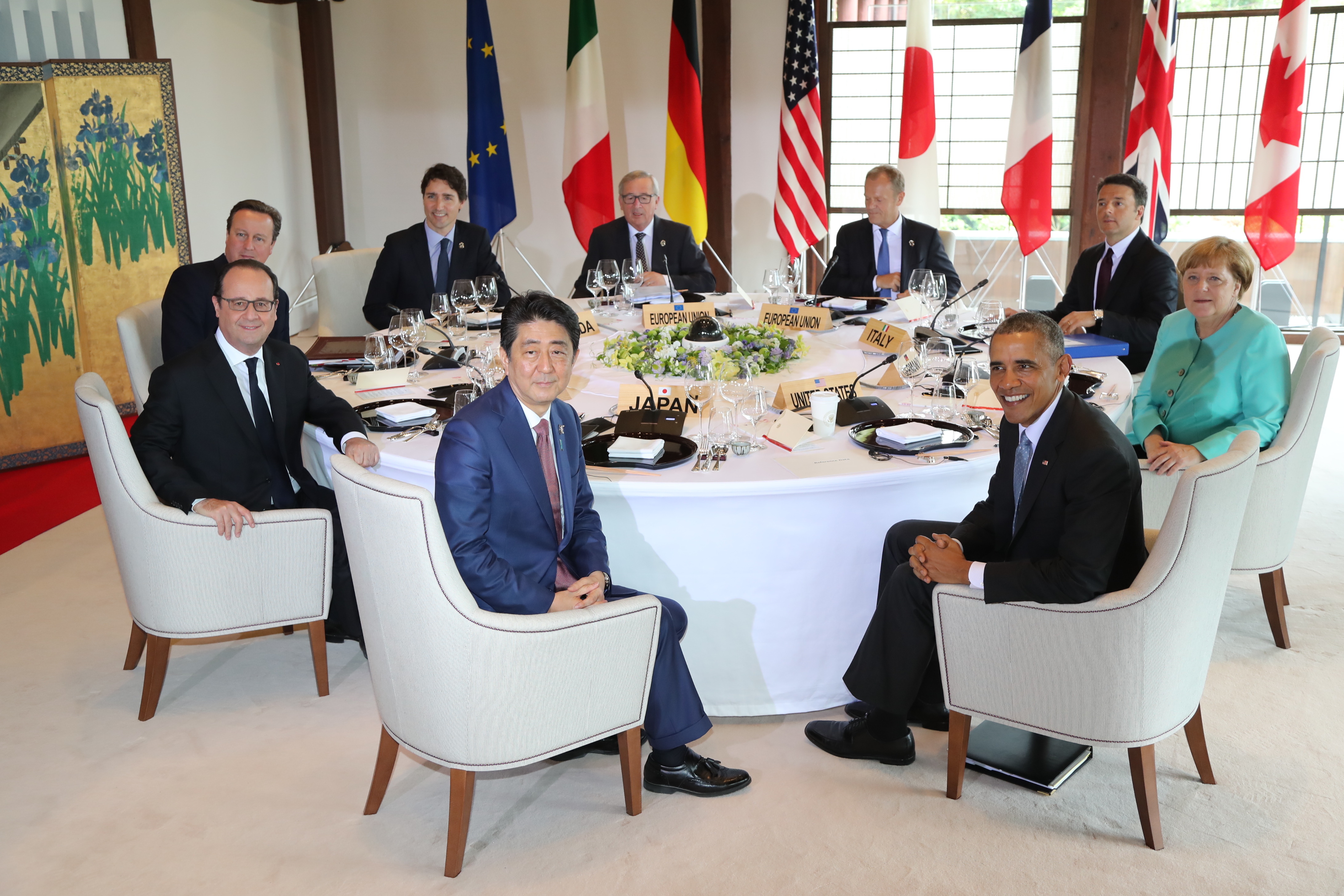 西方七国首脑会议(g-7 summit),简称g7峰会,是由七国集团,即七个