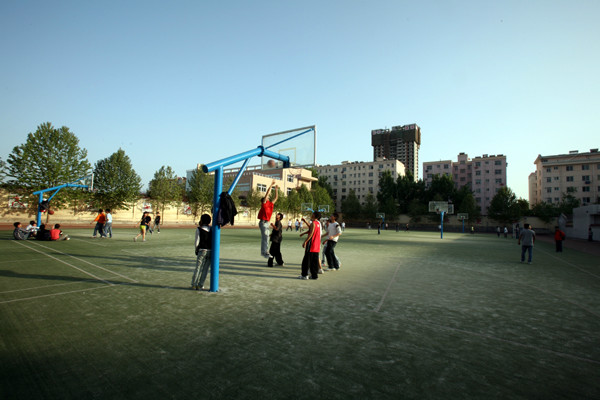  p>宝鸡市姜城中学始建于1956年,位于宝鸡市清姜东一路,是一所具有