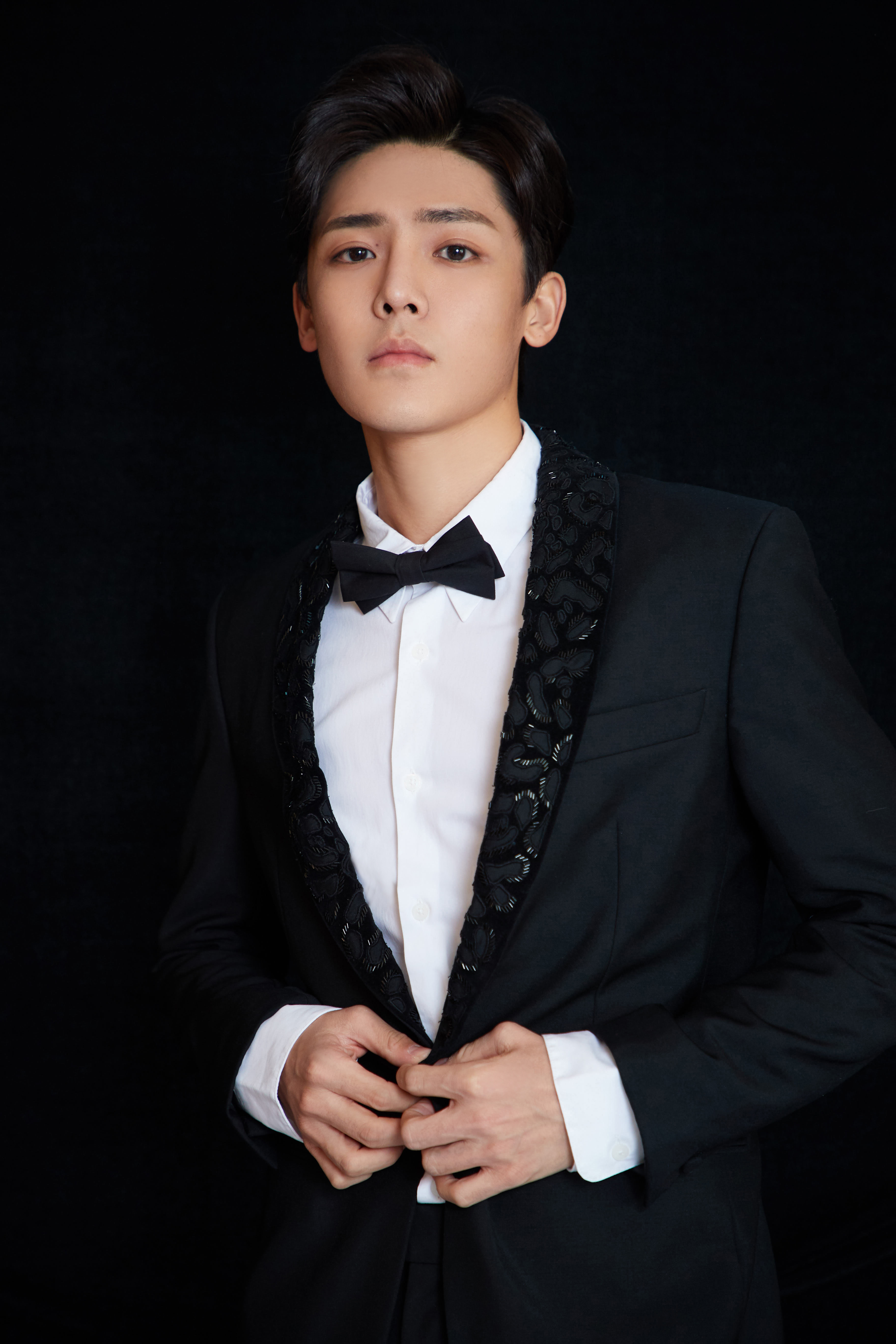 侯明昊以 a target="_blank" href="/item/fresh极客少年团">fresh