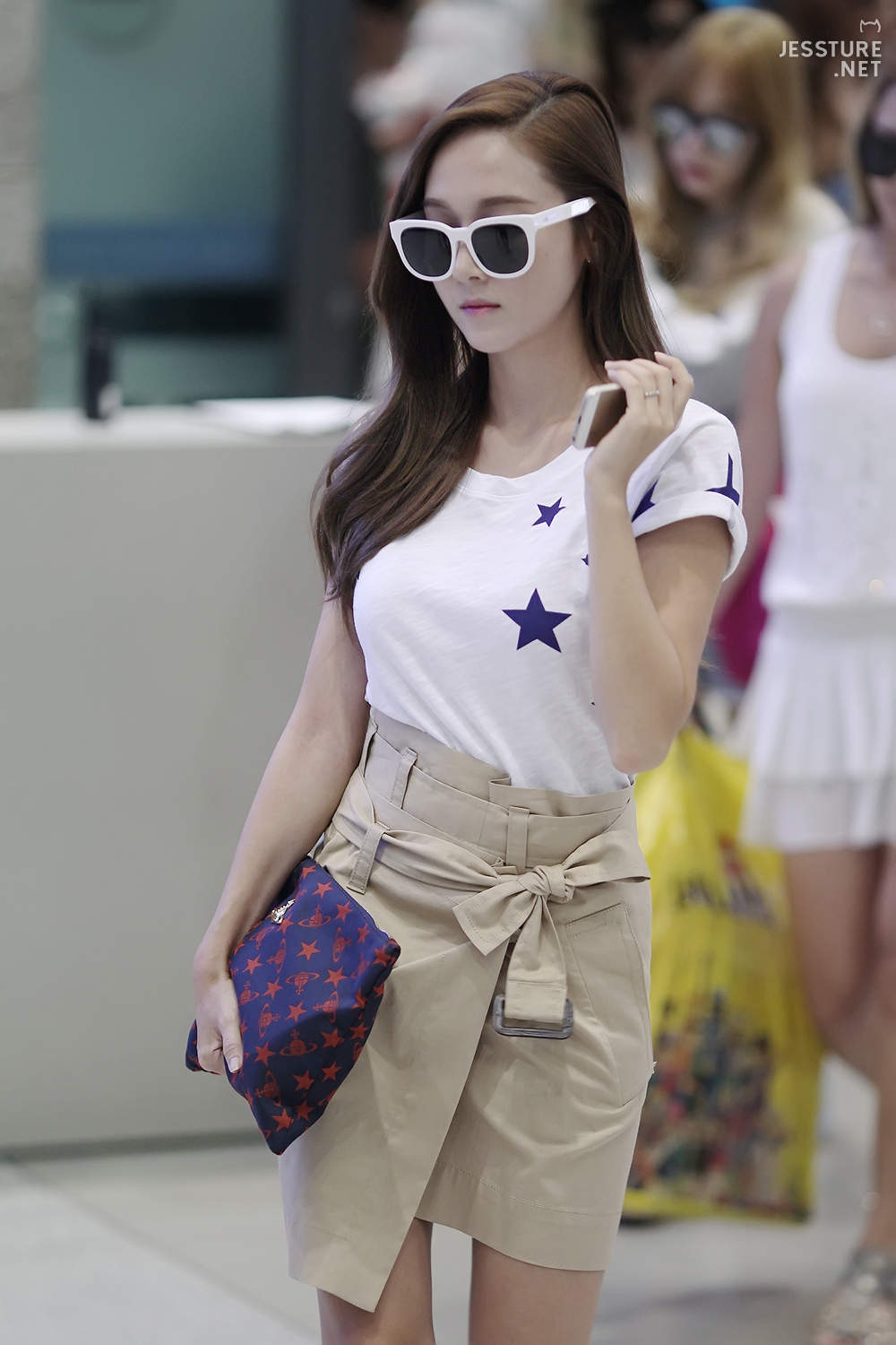  p>郑秀妍(jessica jung),1989年4月18日出生于美国加利福尼亚州