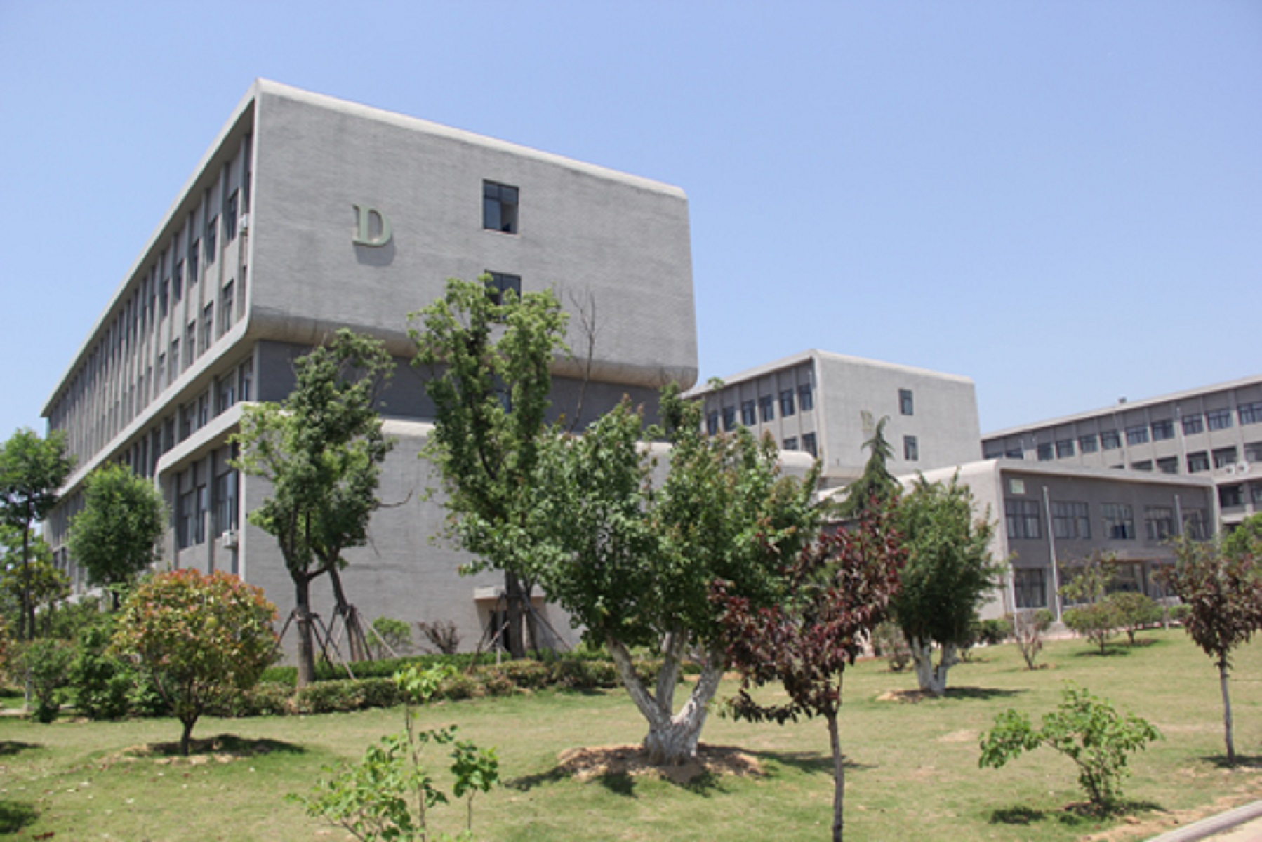  p>漯河食品职业学院(luohe food vocationl college),是国家教育部和
