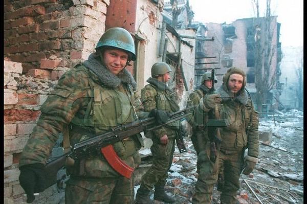  p>格罗兹尼巷战,这是越战以后最残酷最血腥的 a href="#" data-lemma